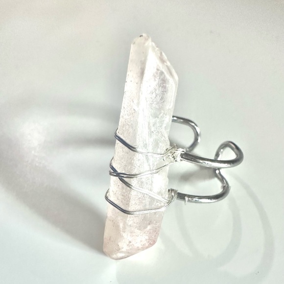 Crystal Ring - Picture 1 of 3